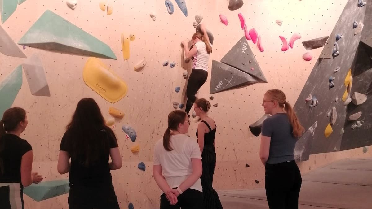 ttp-Azubis beim Bouldern